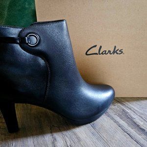 Clarks Adriel Mae Black Ankle Boot - Size 8 1/2